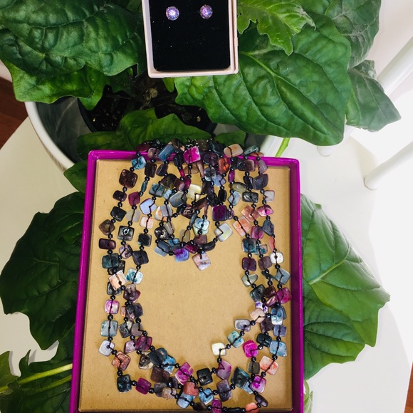 🤑FREE w/ purchase! F21 Lavender Stone Studs - Picture 4 of 6